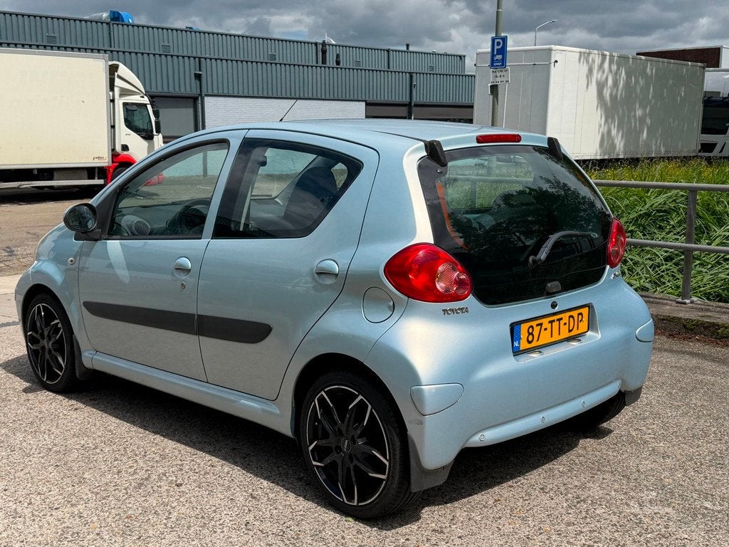 Toyota Aygo 1.0-12V + Automaat! Airco! 5DRS 1 jaar APK!, Gebruikt, 68 pk, Origineel Nederlands, Bedrijf