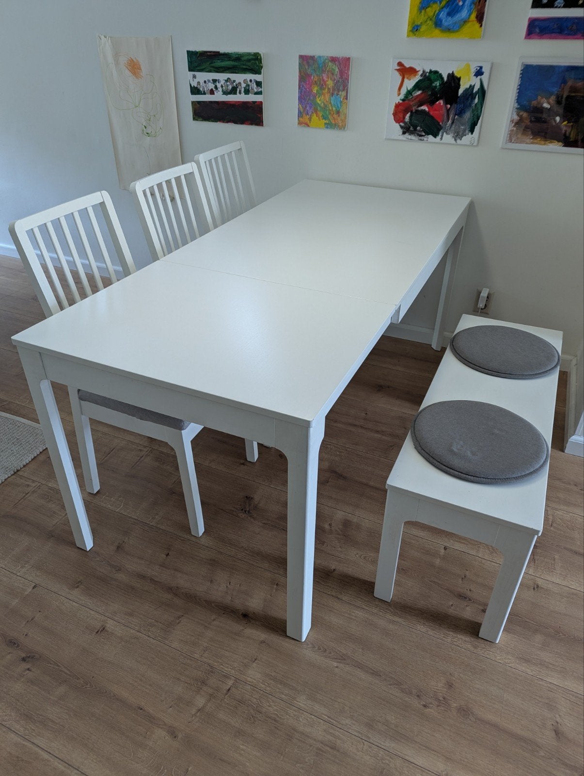 ikea ekedalen witte eettafel met bankje en stoelen, Ophalen, Gebruikt, Modern, functioneel, 50 tot 100 cm