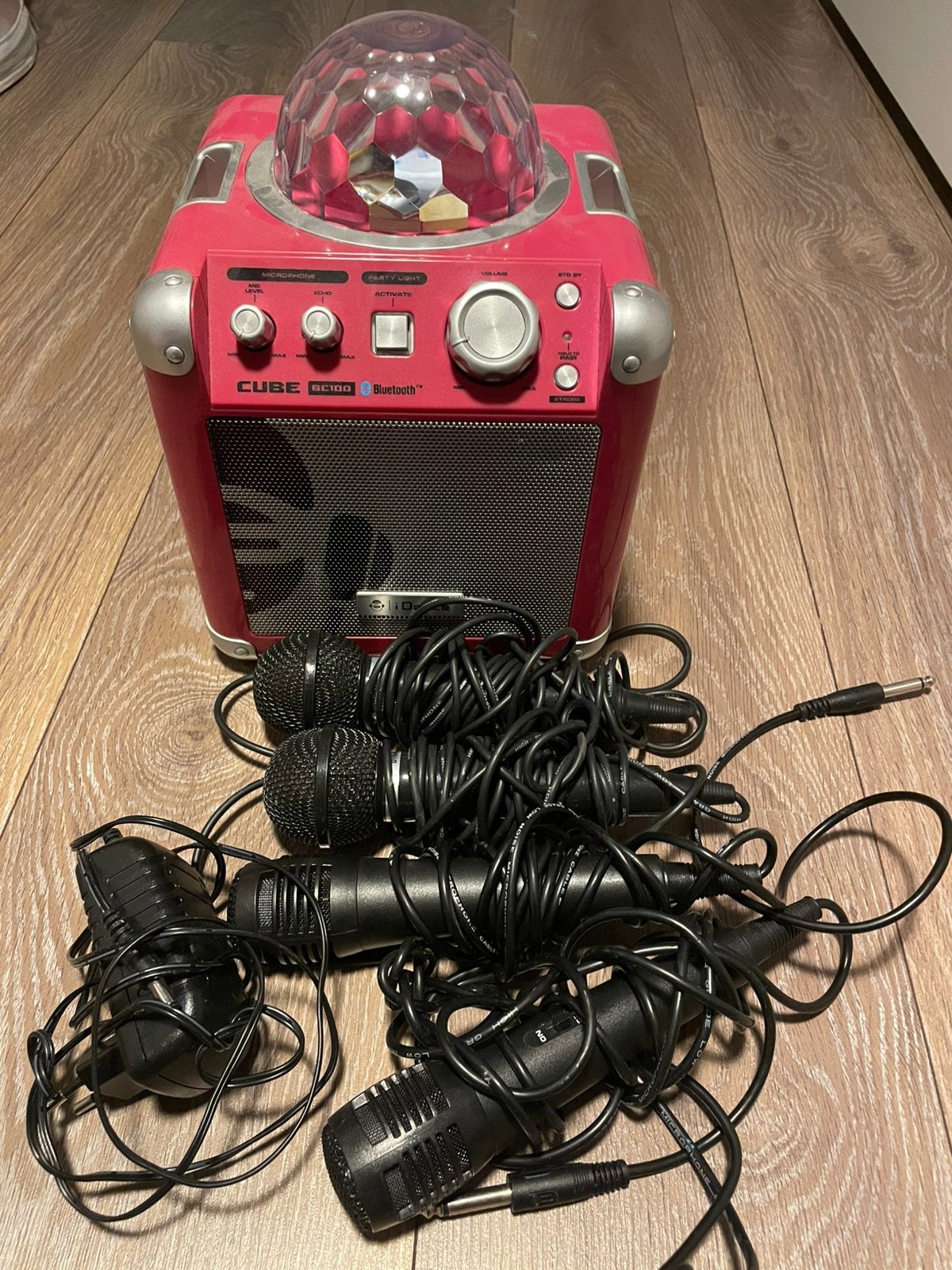 Karaoke box met 4 microfoons, Ophalen of Verzenden, Zo goed als nieuw, Complete set