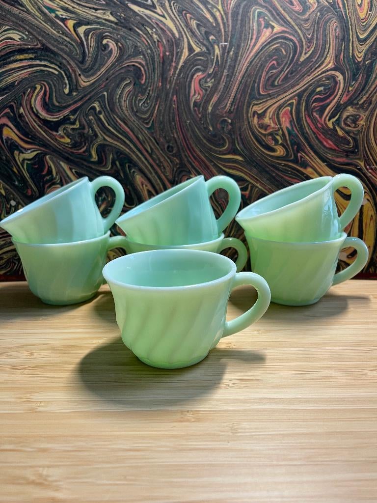 Vintage jadeite groene koffie kopjes 7 stuks, Ophalen of Verzenden, Overige stijlen, Kop(pen) en/of Schotel(s), Glas