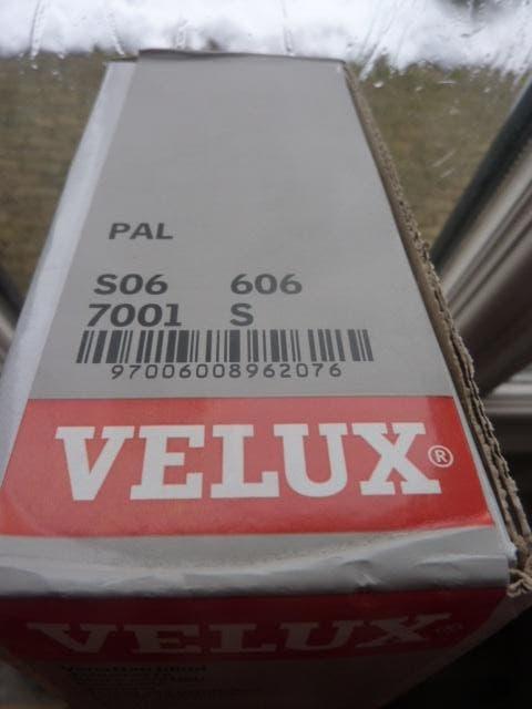 Nieuwe Velux licht doorlatende jaloezieën / PAL S06 (114x118, Huis en Inrichting, Stoffering | Gordijnen en Lamellen, Nieuw, Minder dan 100 cm