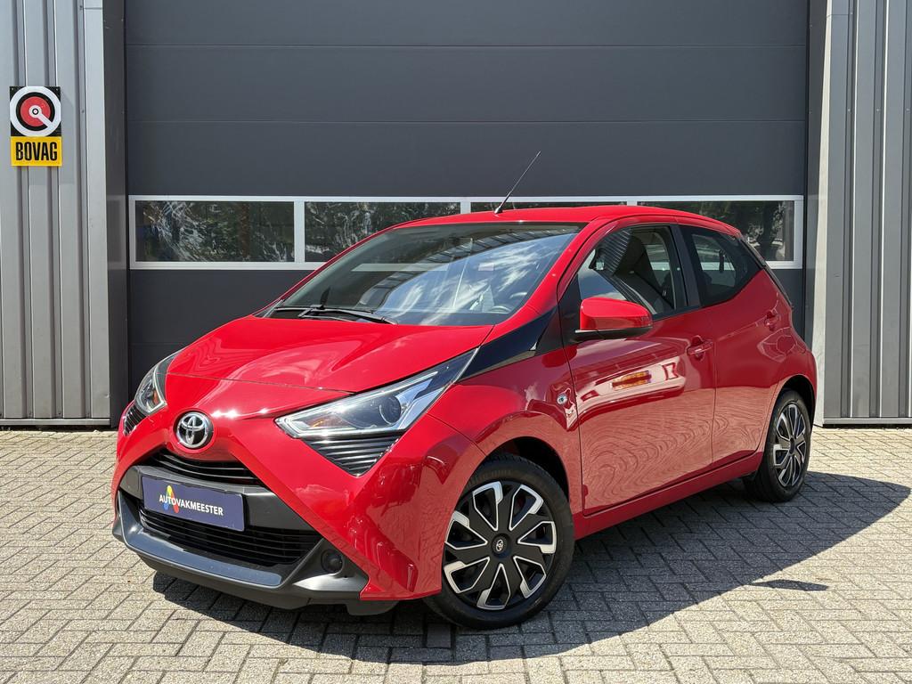 Toyota Aygo 1.0 VVT-i x-play Automaat | Airco | Camera | DAB, 12 maanden, Stof, Gebruikt, 4 stoelen