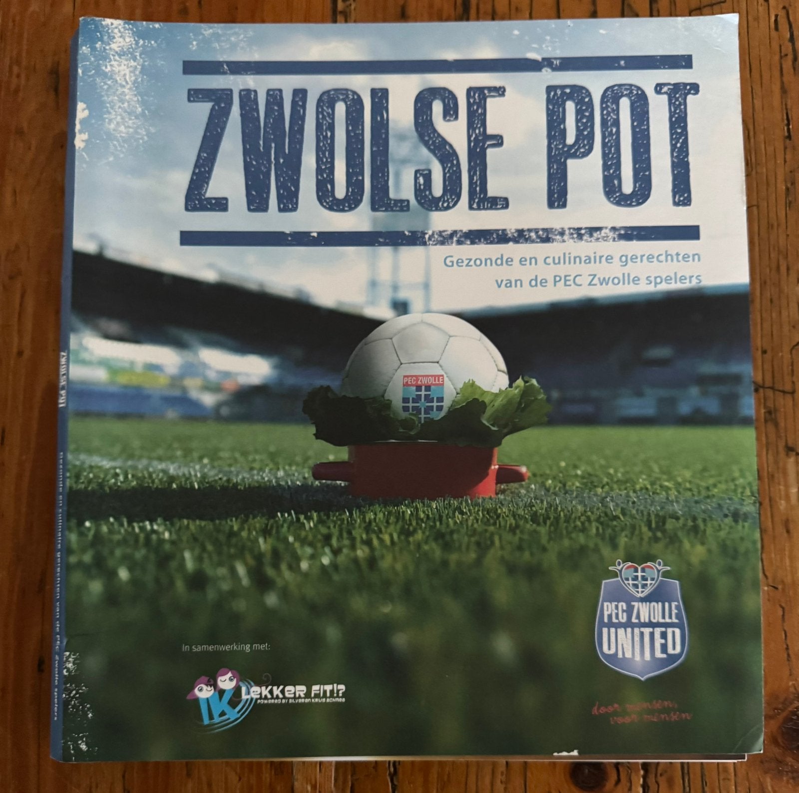 Kookboek voor de PEC fan, Ophalen of Verzenden, Zo goed als nieuw, Overige binnenlandse clubs, Boek of Tijdschrift
