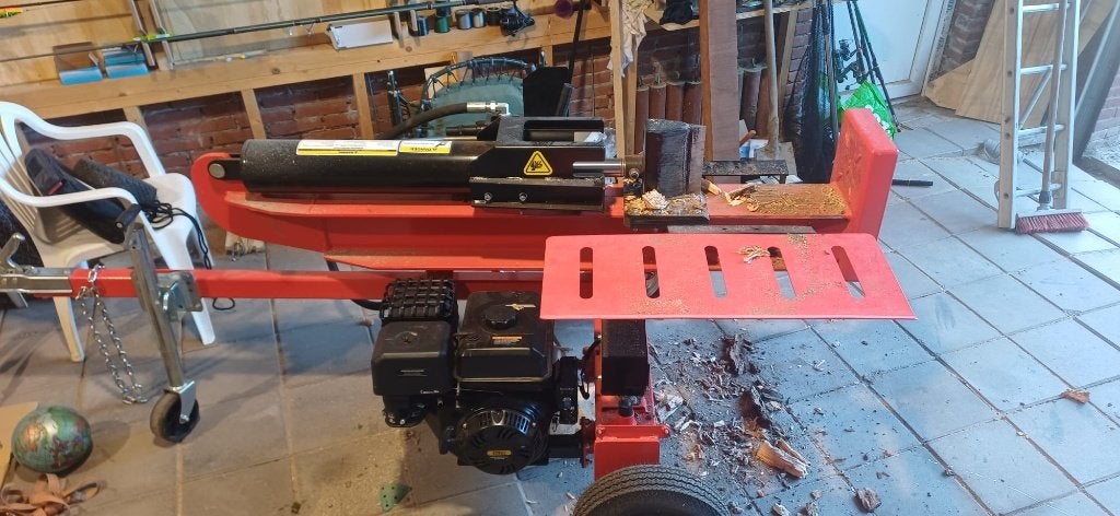 Hulp bij kloven van uw kachelhout met onze 40T kloofmachine, Benzine, Handmatig, Nieuw, Asperen