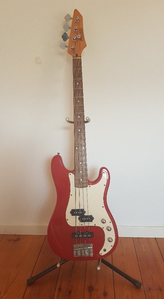 Basgitaar, ROK AXE(U.S.A.)Performer Series & Bass MusicBooks, Muziek en Instrumenten, Snaarinstrumenten | Gitaren | Bas, Ophalen