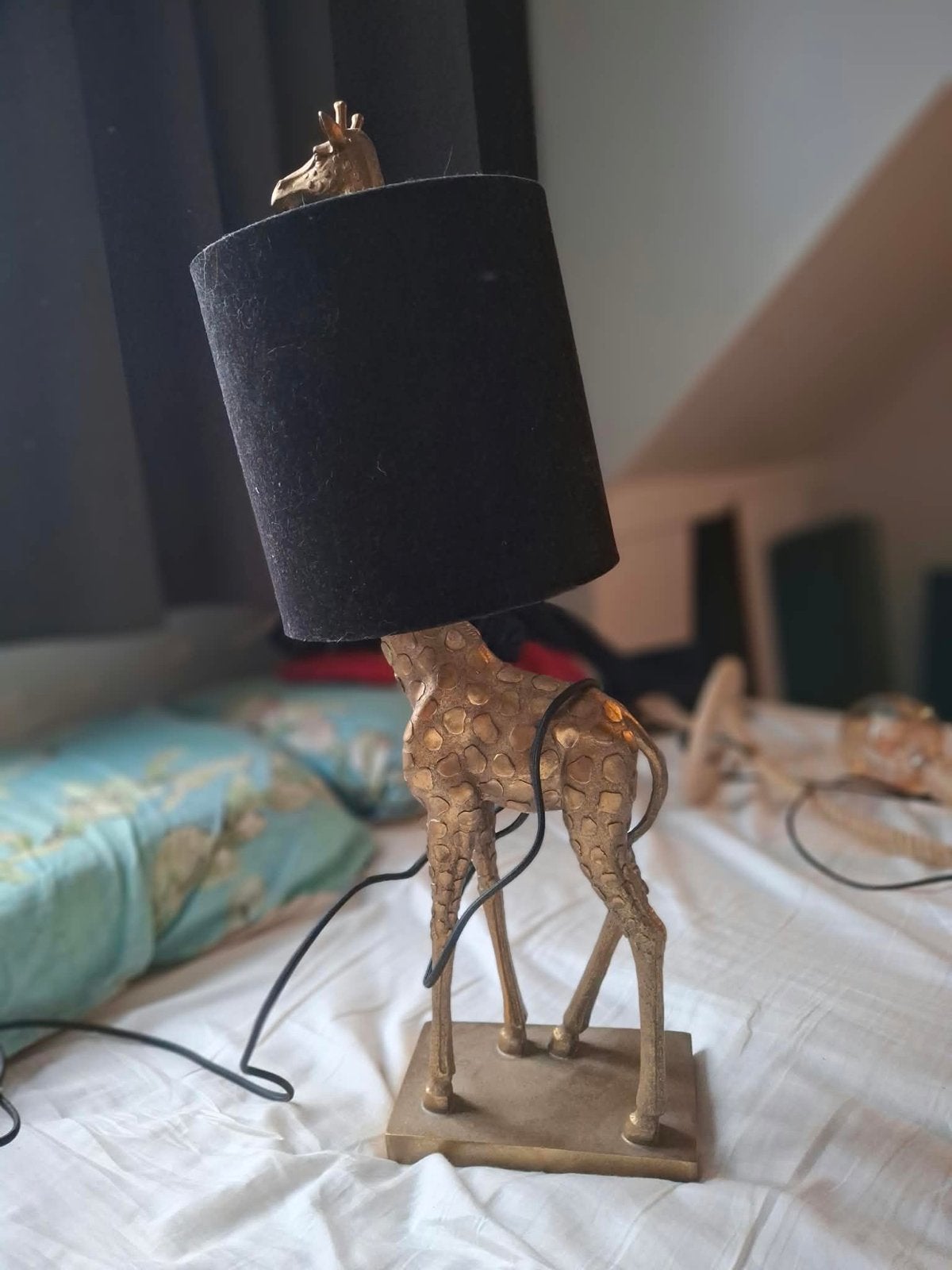 Goudkleurige giraf tafellamp met zwarte kap, Goud, E27 (groot), Zo goed als nieuw, Met kap