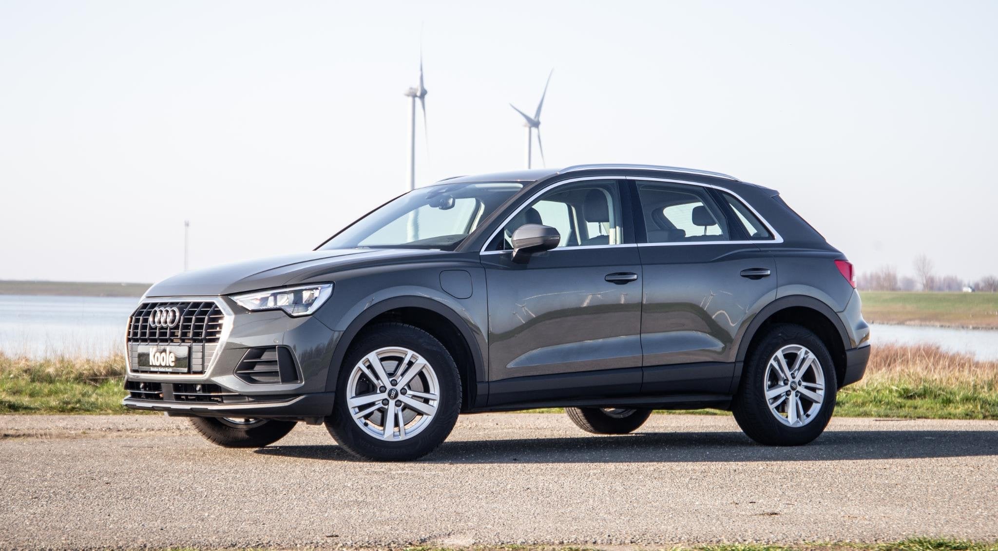 Audi Q3 45 TFSI e edition AUTOMAAT / PLUG IN HYBRID / STOELV, Gebruikt, 1395 cc, Automatische klimaatregeling, 13 kWh