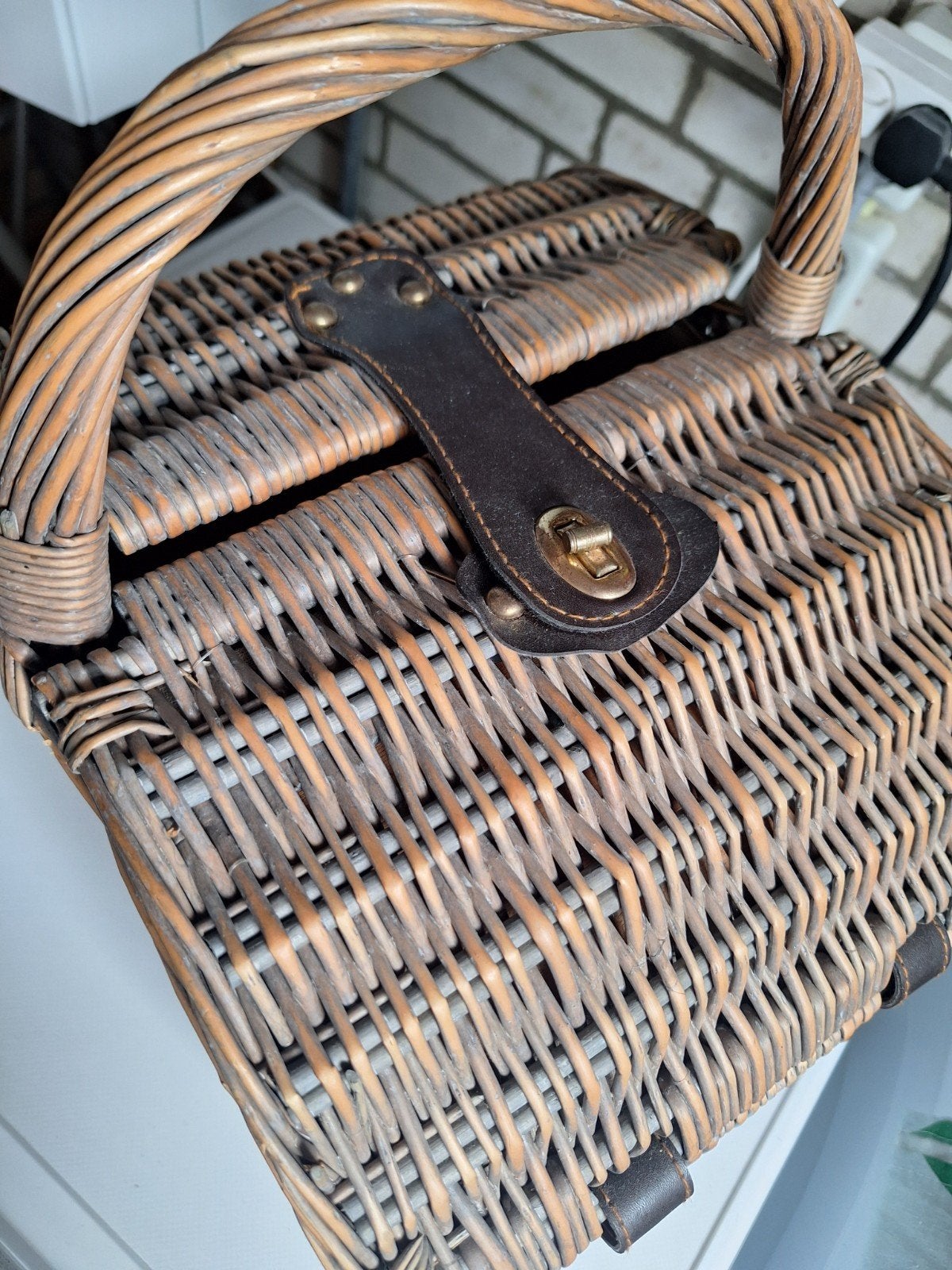 Complete picknickmand met bestek, borden en glazen, Ophalen, Gebruikt