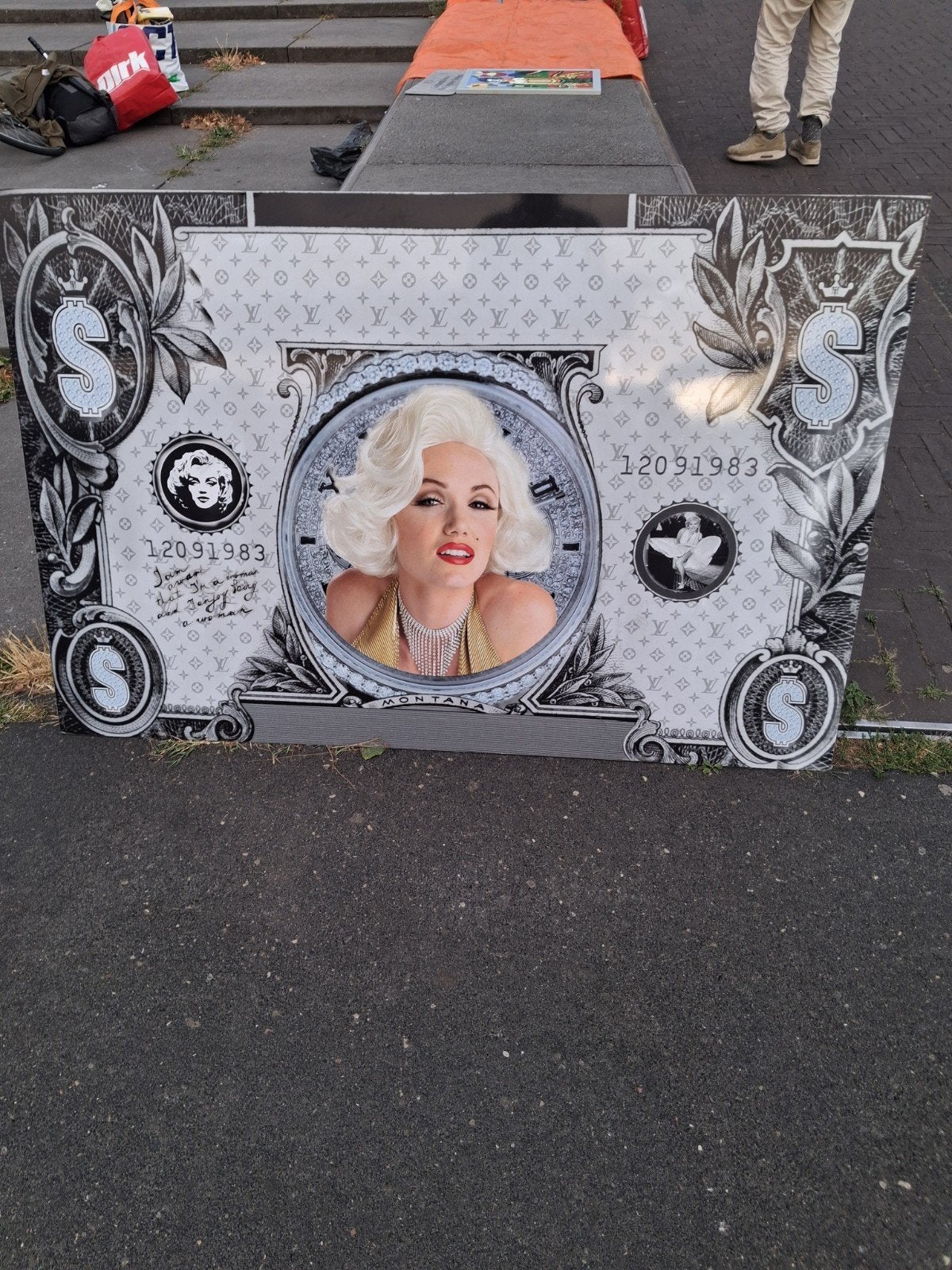 Marilyn Monroe Pop Art op Louis Vuitton Dollars, Huis en Inrichting, Woonaccessoires | Schilderijen, Tekeningen en Foto's, Ophalen