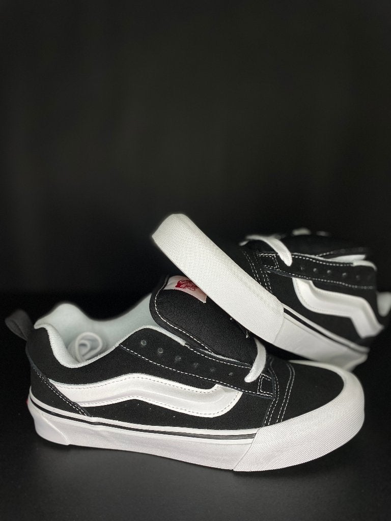 VANS KNU SKOOL BLACK TRUE WHITE - maat 39, Zwart, Nieuw, Ophalen of Verzenden, Sneakers of Gympen