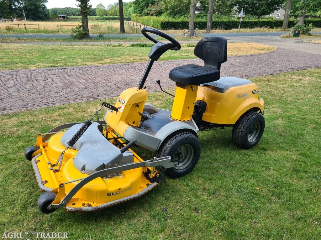 Stiga park Compact 16 HST zitmaaier frontmaaier hydrostaat, Tuin en Terras, Zitmaaiers, Ophalen, Gebruikt, -, Niet opgegeven