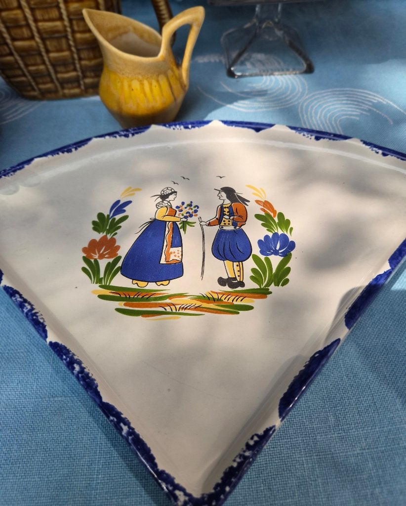 Faïencerie de Pornic Fr. kwart taartbord Bretons-Nieuwstaat, Ophalen of Verzenden