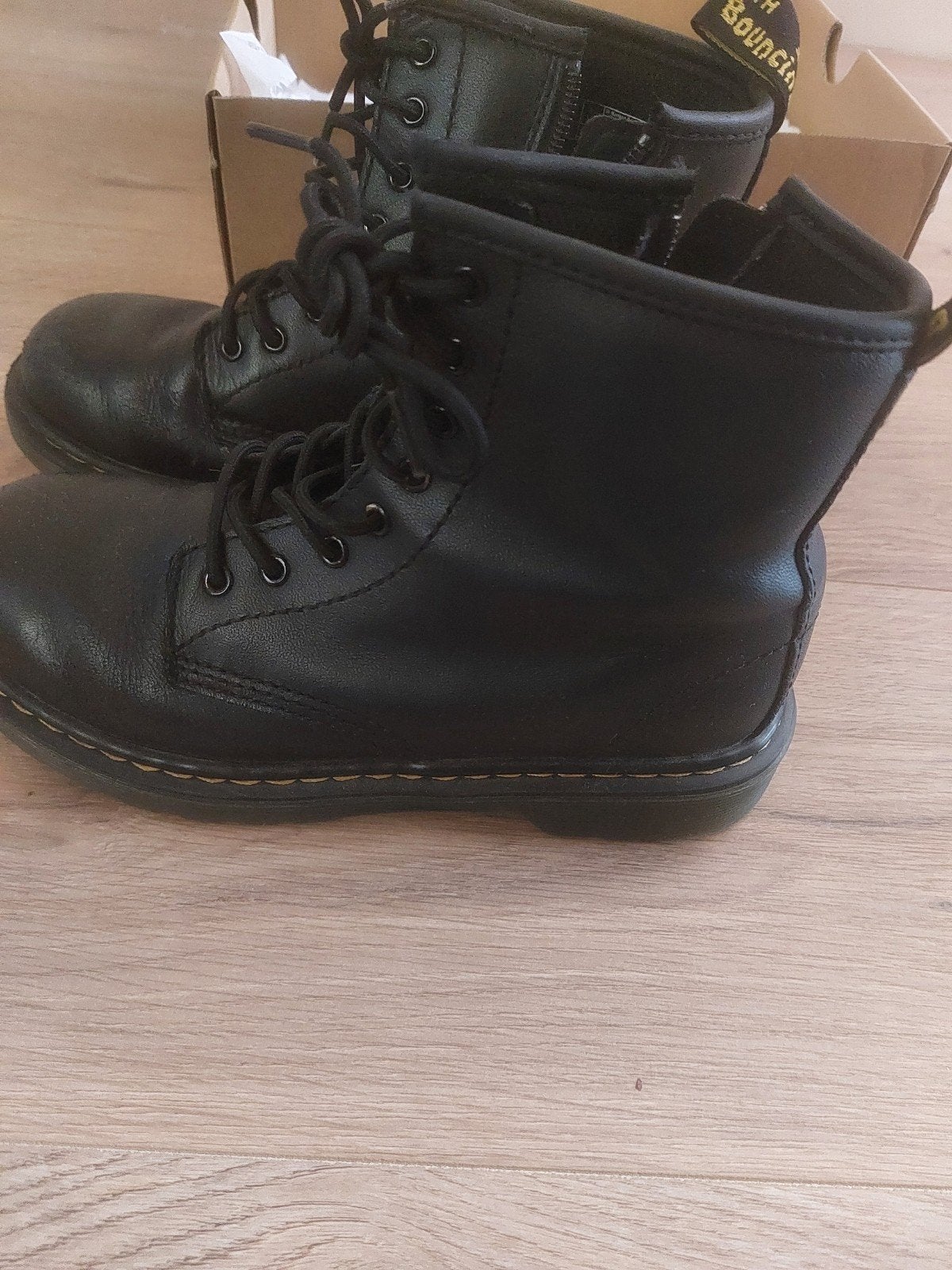 Dr Martens mt 35, Kinderen en Baby's, Kinderkleding | Schoenen en Sokken, Ophalen of Verzenden, Meisje, Laarzen