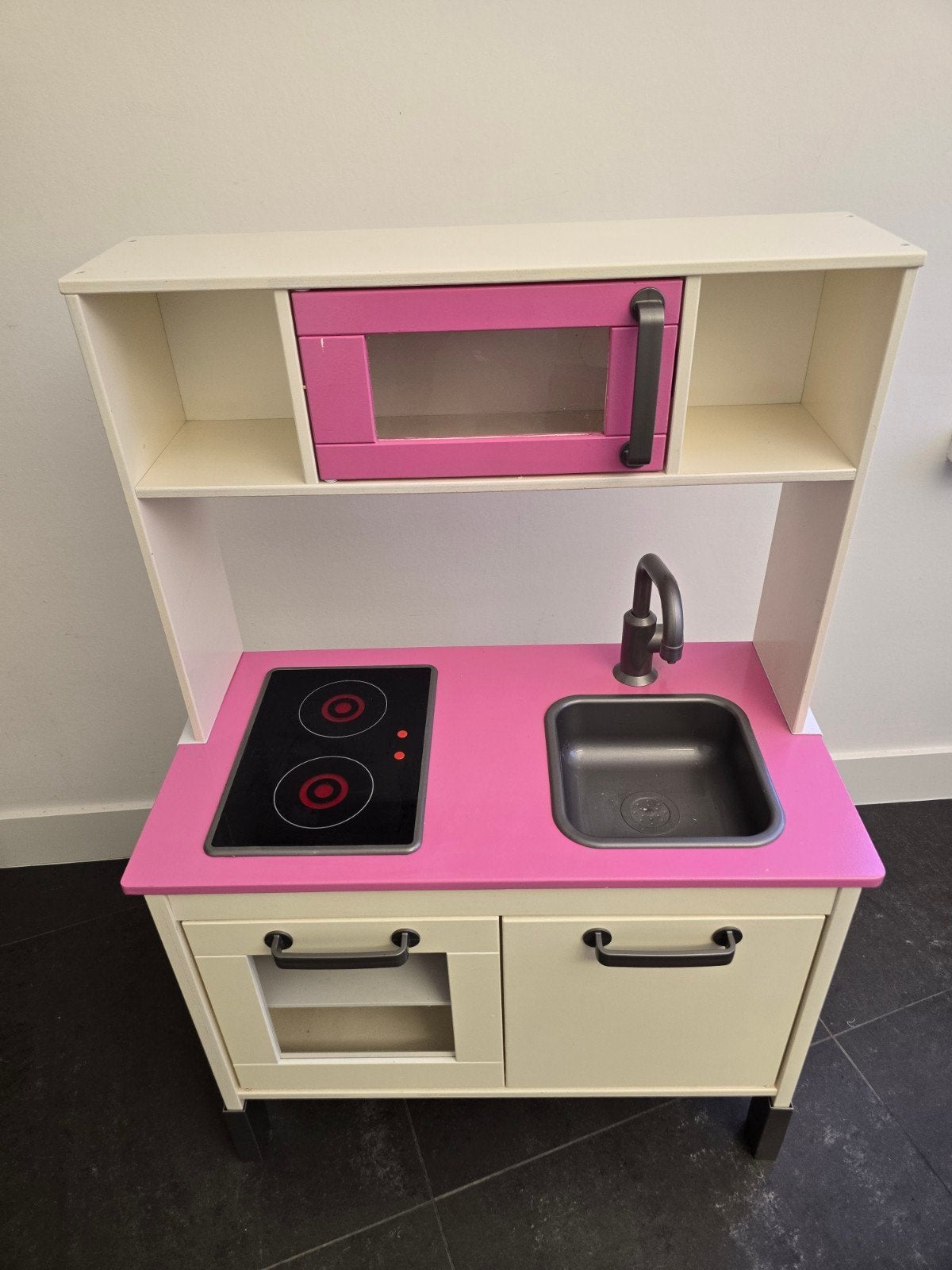 Houten kinderkeuken met roze accenten en magnetron, Ophalen, Gebruikt, Hout, Speelkeuken