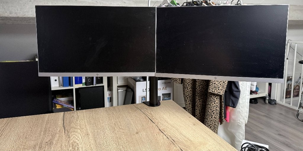 Set van 2x HP EliteDisplay 24" monitor + dubbele monitorarm, Computers en Software, Monitoren, Gebruikt, IPS, Full HD, Ophalen of Verzenden
