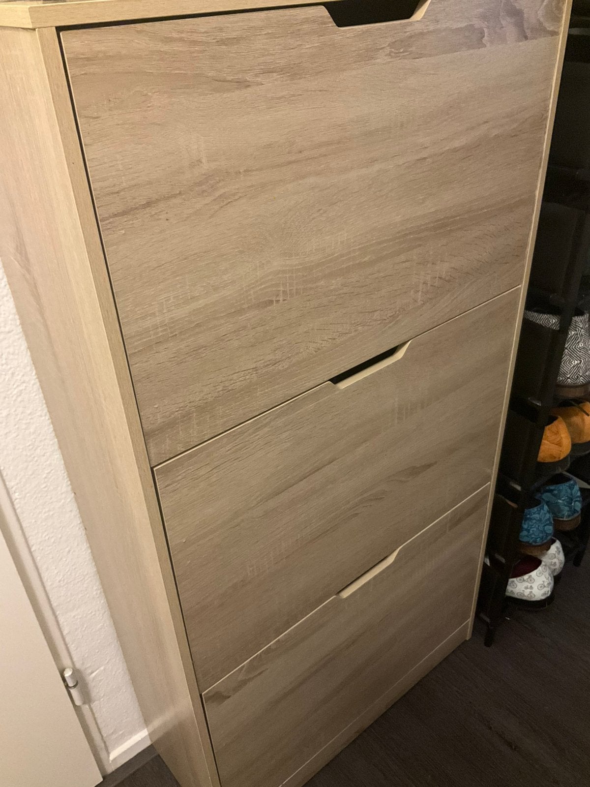 Moderne schoenenkast met 3 kleppen – eikenlook, Huis en Inrichting, Ophalen, Zo goed als nieuw