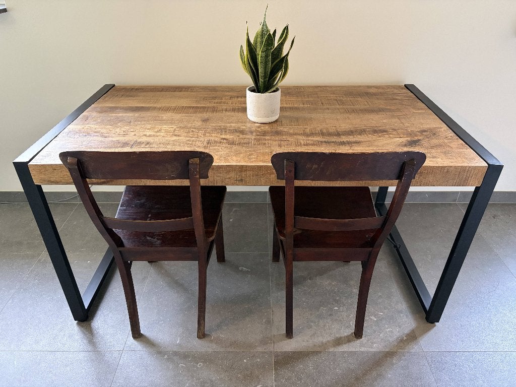Industriële tafel in metaal en mangohout (90 x 160 cm), Huis en Inrichting, Gebruikt, 50 tot 100 cm, 150 tot 200 cm, Vier personen