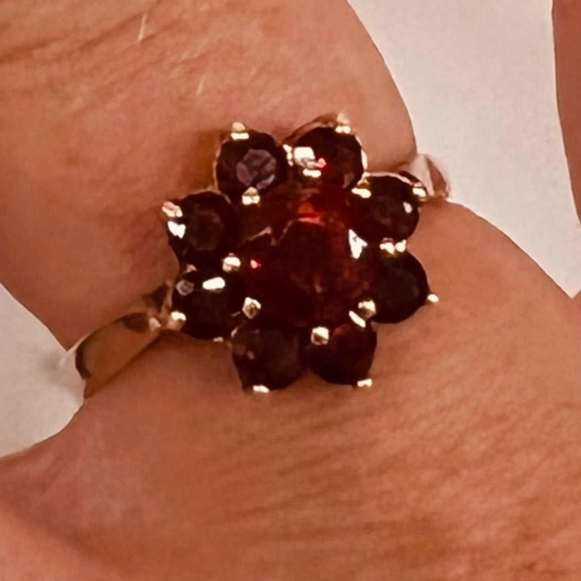 Prachtige vintage ring met granaatstenen maat 19/60, 18 tot 19, Ophalen of Verzenden, Zo goed als nieuw, Met edelsteen