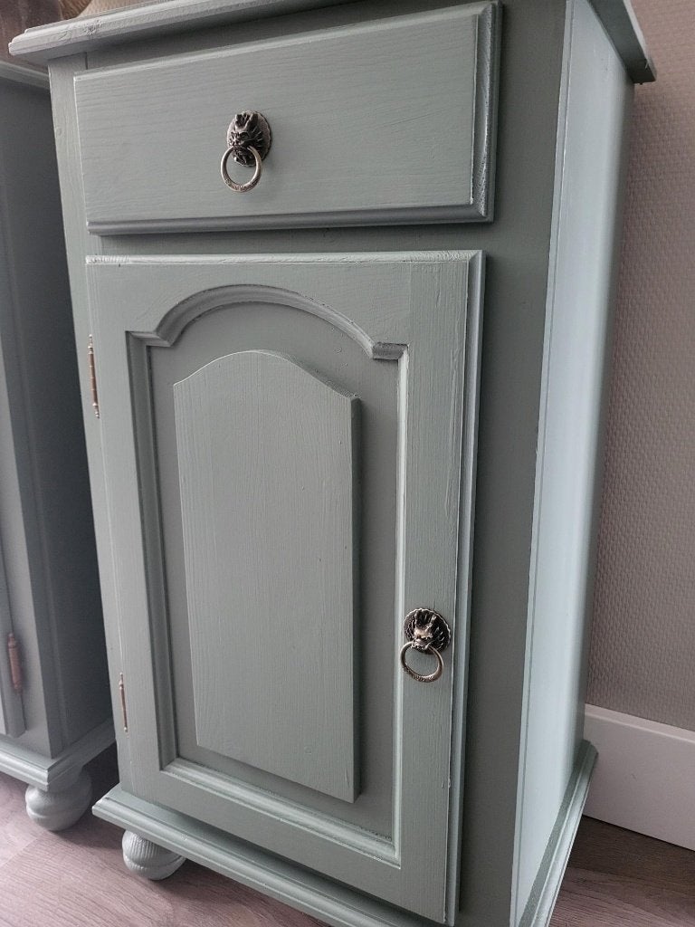 2 schitterende hoge nachtkastjes  antique green, Ophalen, Minder dan 45 cm, Nieuw, 70 cm of meer
