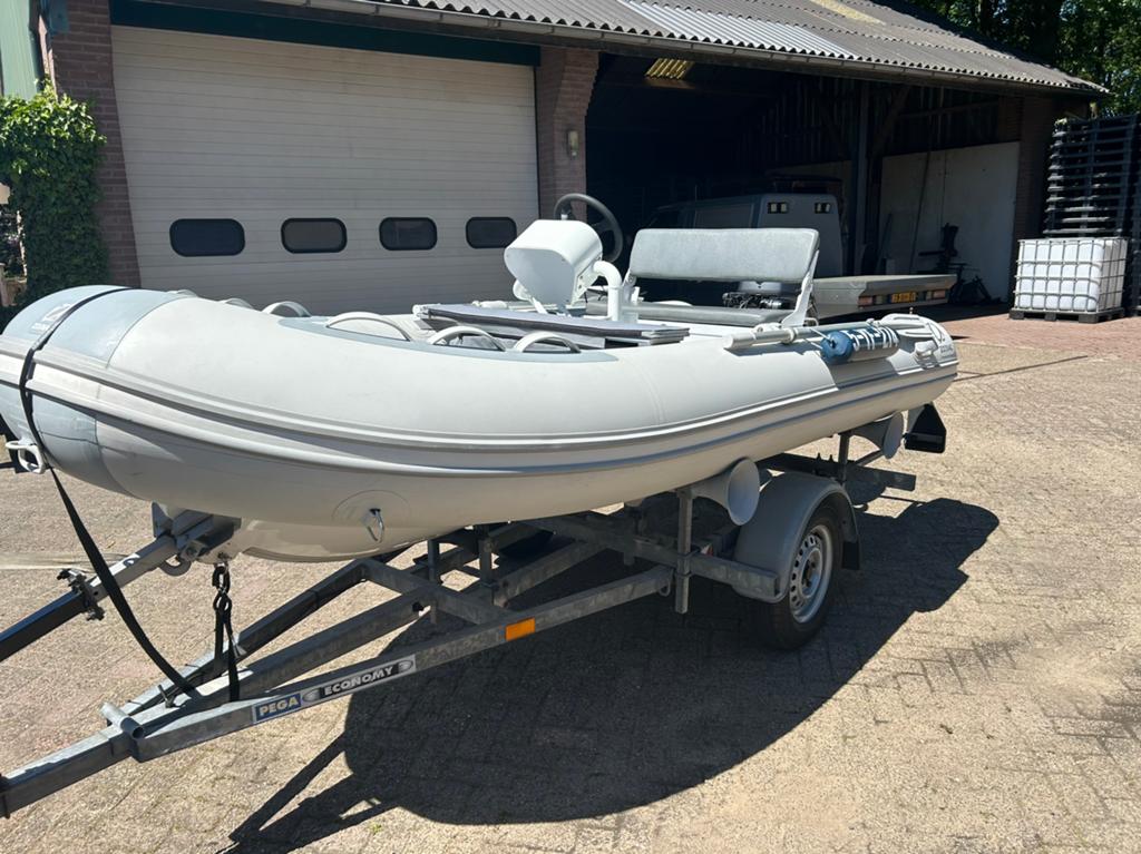 Zodiac Cadet 360 RIB Alu DL + Yamaha F15 + Pega trailer, Watersport en Boten, Rubberboten, Ophalen, Aluminium, 4 m, Stuurconsole