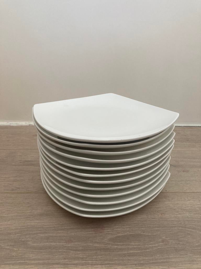 12 grote dinnerborden wit, Gebruikt, Ophalen of Verzenden, Bord(en), Overige stijlen
