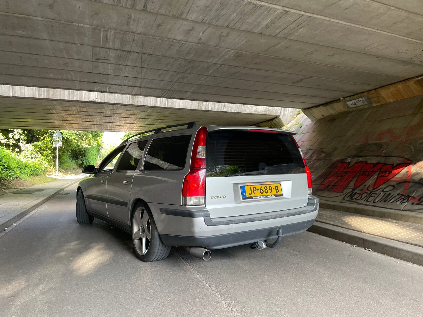 Volvo V70 2.4T 2001, Voorwielaandrijving, 1800 kg, Zwart, 1504 kg
