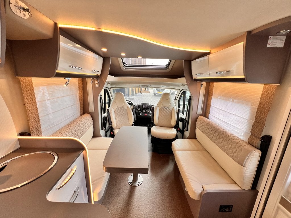 Bürstner Lyseo Privilege 736 T EP Level Systeem, Caravans en Kamperen, Fiat, Bedrijf, Bürstner, Koelkast