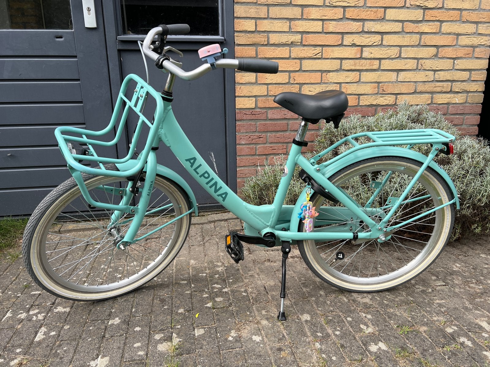 Alpina 22 inch meisjesfiets - Zo goed als nieuw, Ophalen, 22 inch, Velgrem, Handrem