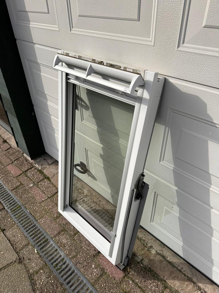 VELUX GGU FK06 Kunststof Dakraam 66x118 HR++, Doe-het-zelf en Verbouw, Glas en Ramen, Ophalen, Minder dan 80 cm, 80 tot 120 cm