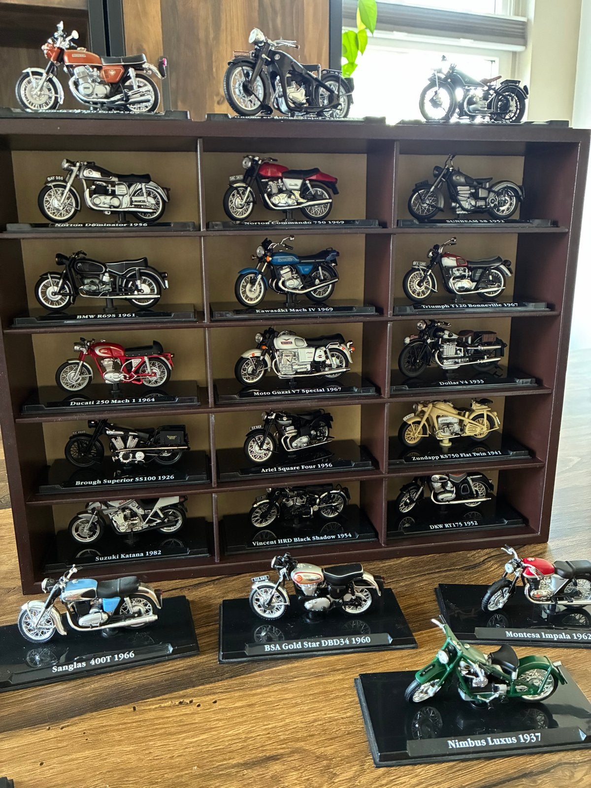 Verzameling van 22 klassieke motorfiets miniaturen met displ, Ophalen of Verzenden, Zo goed als nieuw, Motoren