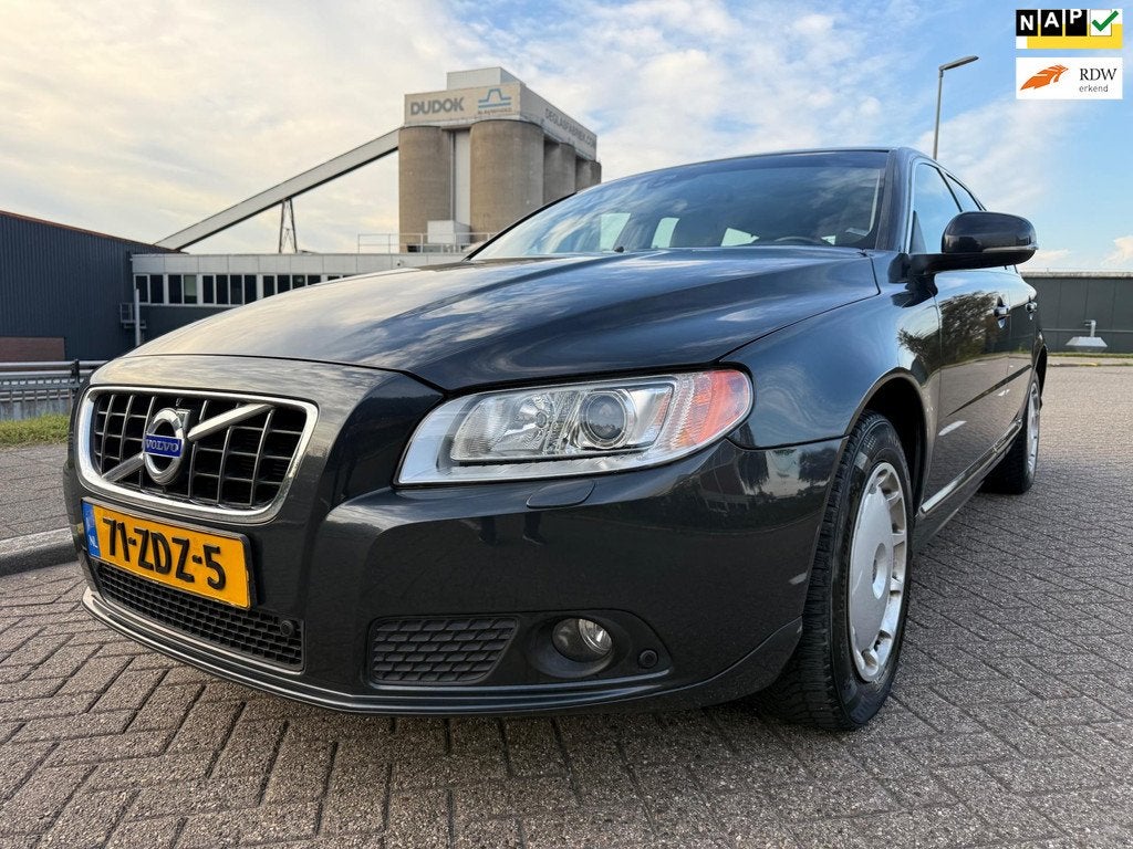 Volvo V70 1.6 T4 Limited Edition_LEER-OPENDAK_AUTOMAAT_NETTE, Auto's, Volvo, 4 cilinders, 1600 kg, Zilver of Grijs, 84 €/maand