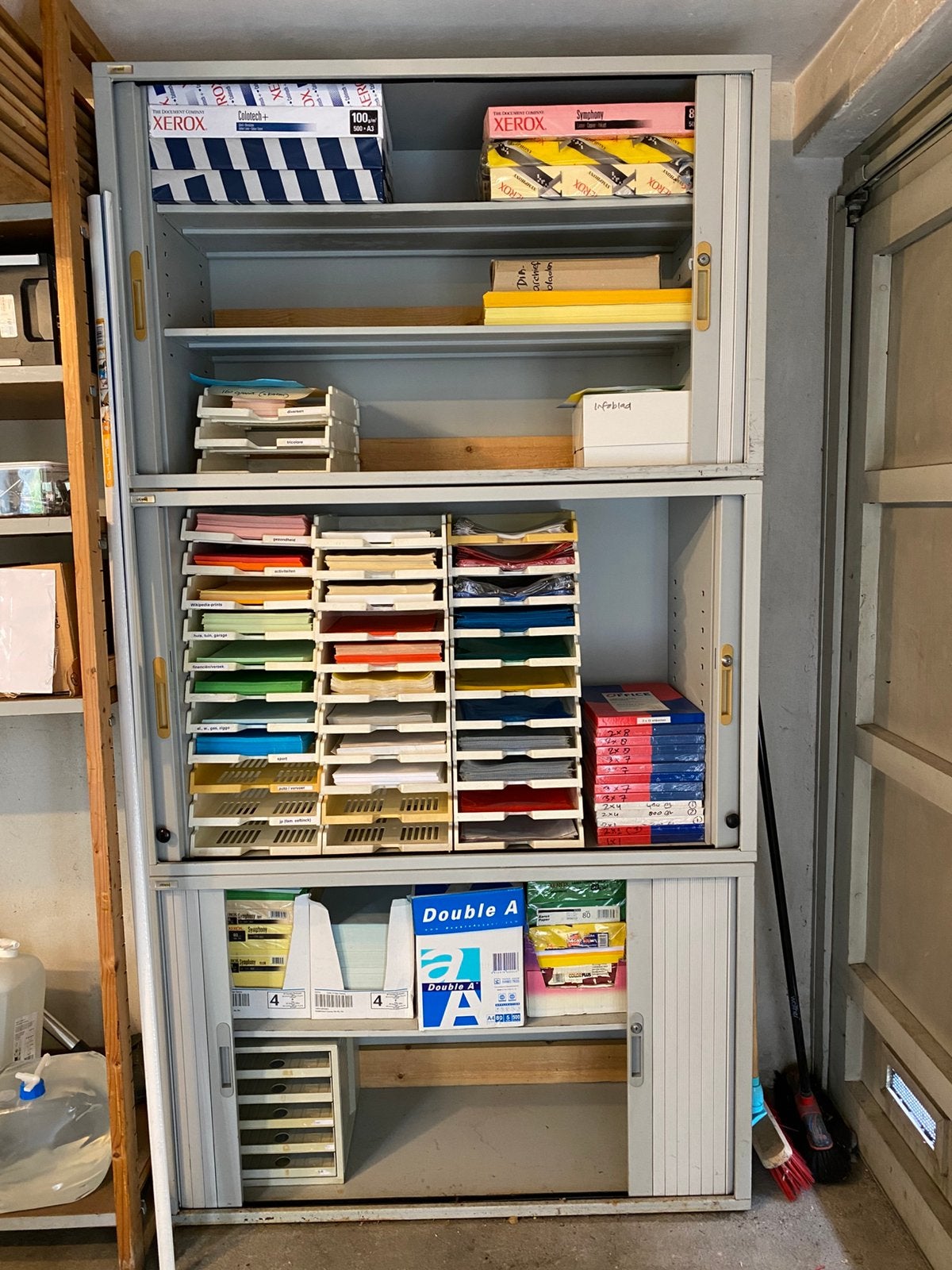 Diverse pakken gekleurd papier A3 + A4, opbergbakjes, kasten, Ophalen of Verzenden, Nieuw