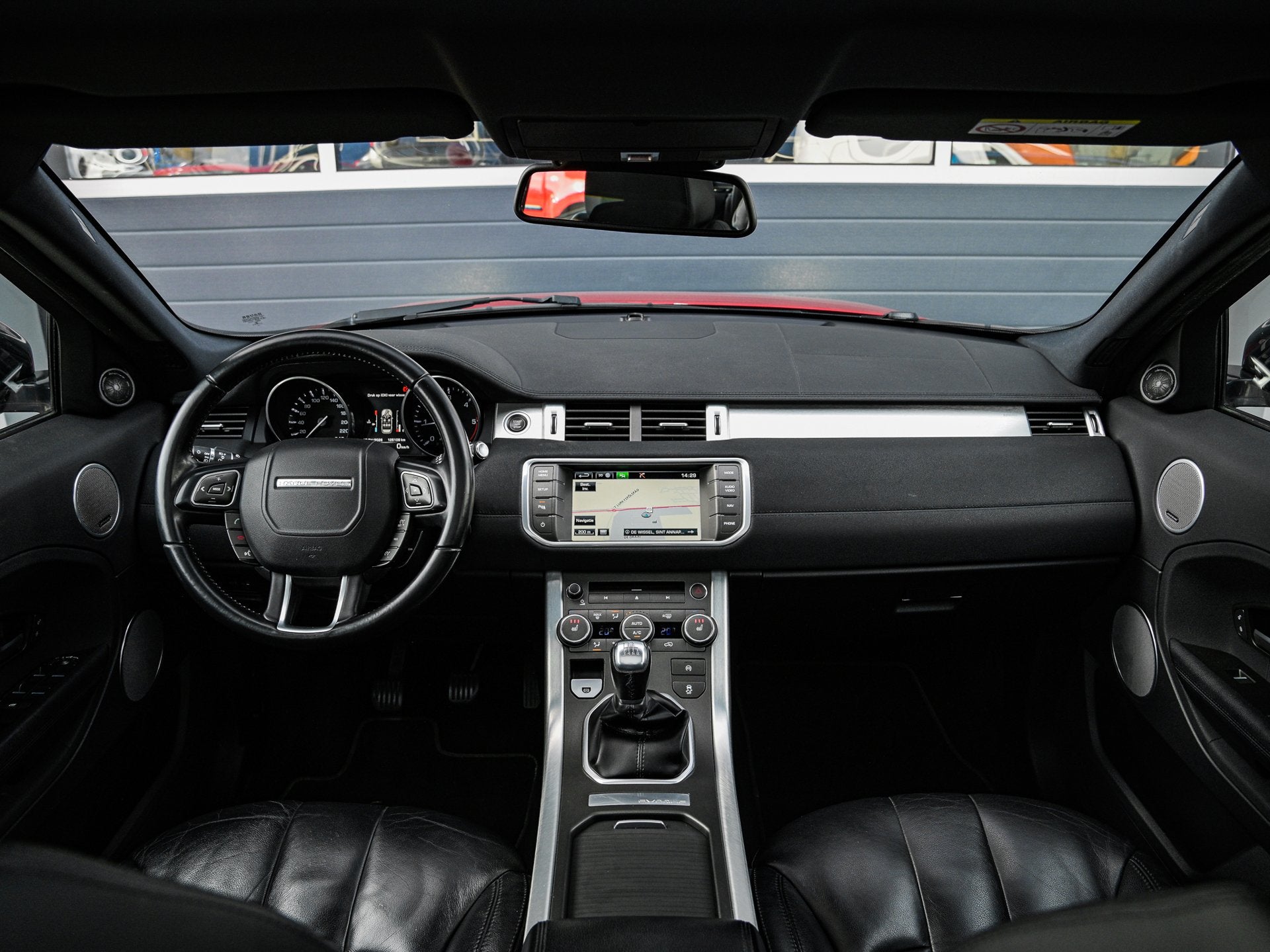 Land Rover Range Rover Evoque 2.2 eD4 2WD Pure | Panoramadak, Auto's, Land Rover, Voorwielaandrijving, Euro 5, Gebruikt, Zwart