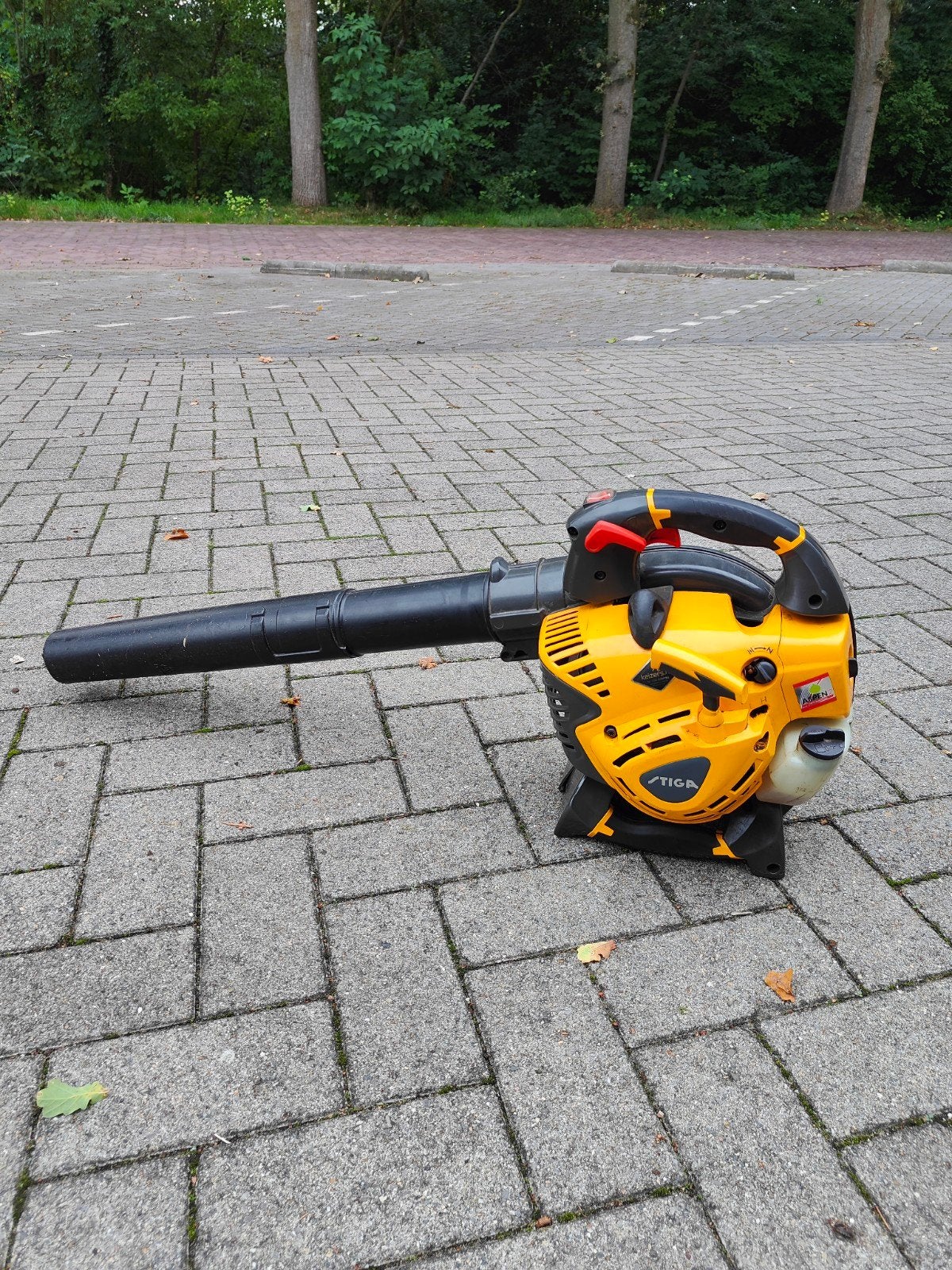 Stiga SBL 327 Bladblazer - Krachtige Benzine Bladblazer, Ophalen, Benzine, Gebruikt, Stiga
