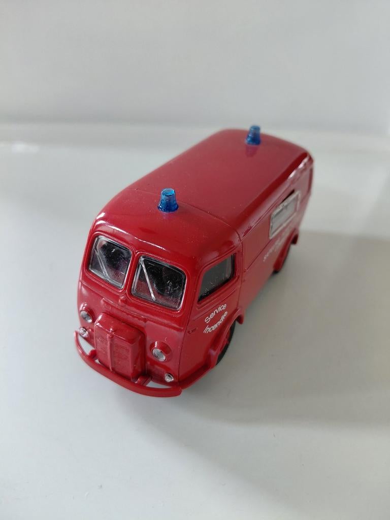 Peugeot D4A, Hobby en Vrije tijd, Modelauto's | 1:87, Ophalen of Verzenden, Zo goed als nieuw, Auto