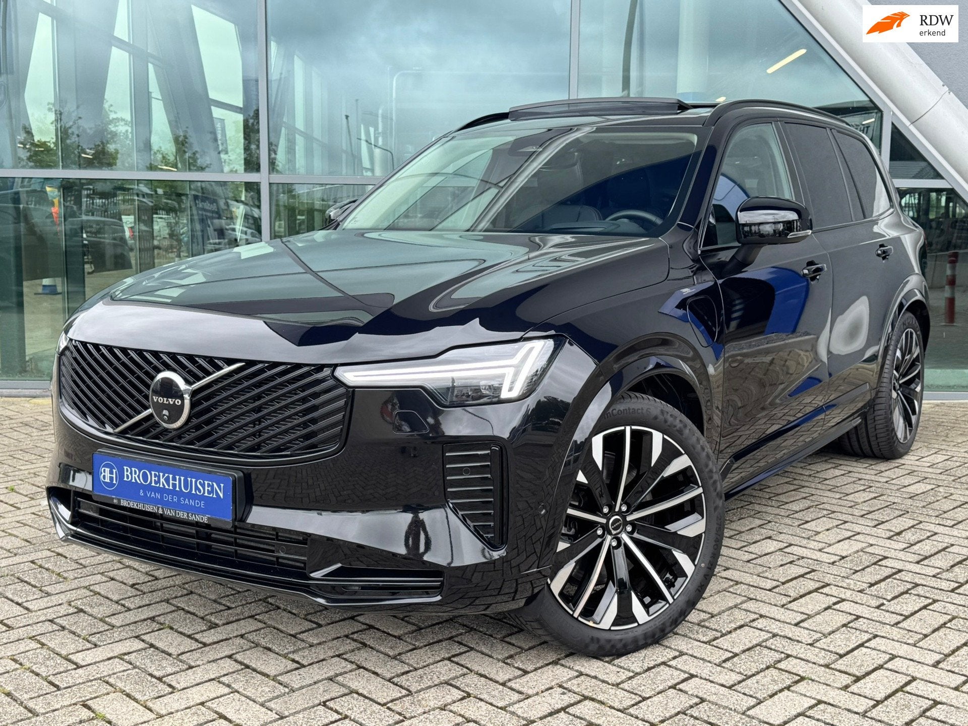 Volvo XC90 2.0 T8 Plug-in hybrid AWD Ultra Dark 455pk Luchtv, Adaptive Cruise Control, Gebruikt, Zwart, 4 cilinders