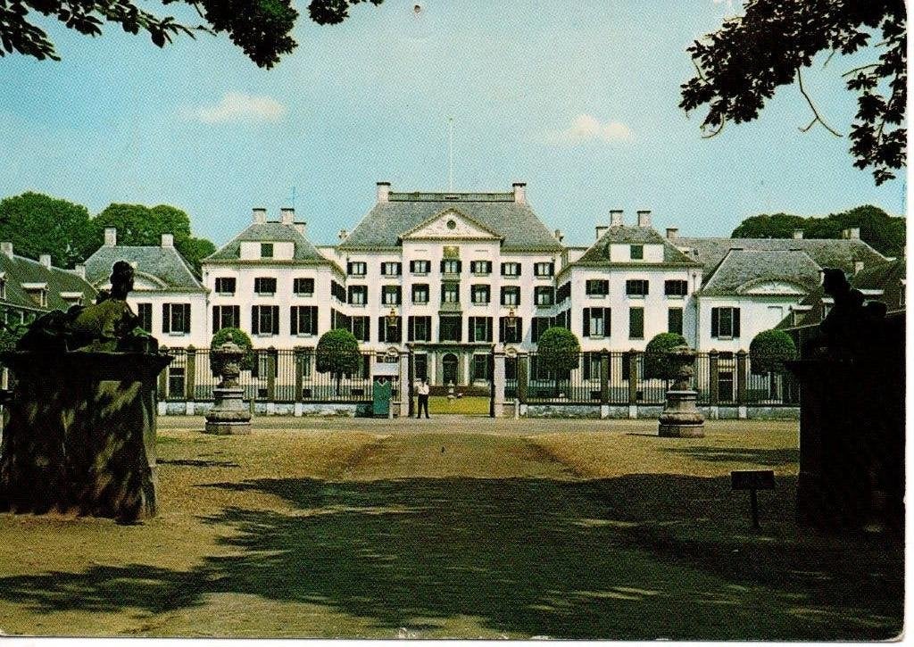 Apeldoorn. Ansichtkaart Paleis Het Loo., Ophalen of Verzenden, 1960 tot 1980, Gelopen, Gelderland