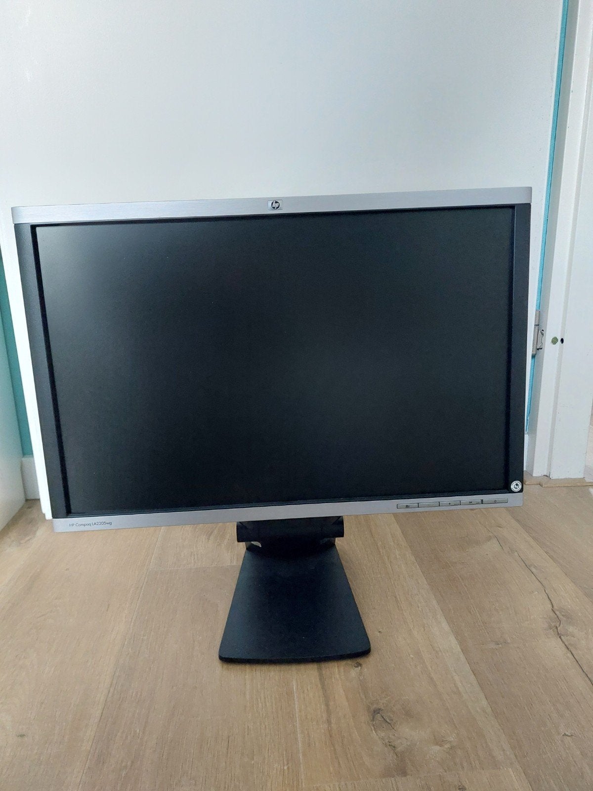 HP LA2205wg Monitor - Perfecte staat, Computers en Software, Ophalen, In hoogte verstelbaar, DisplayPort, Full HD
