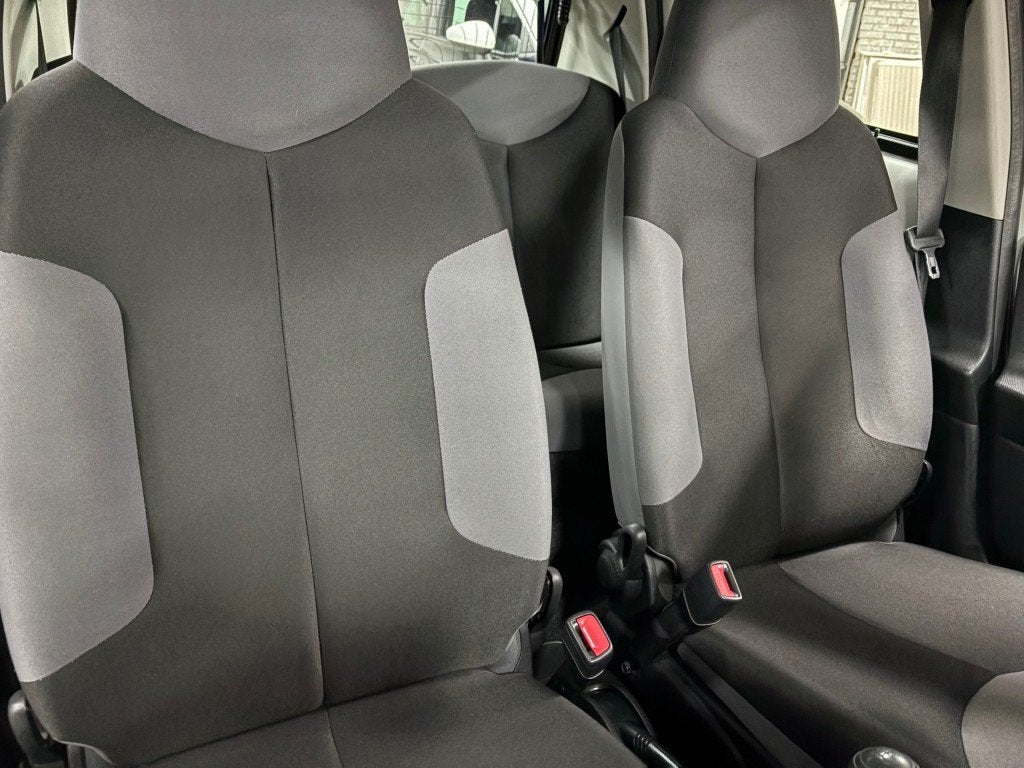 Foto 8 van Peugeot 107 1.0 Airco 5 Deurs apk 7-27 NL auto NAP