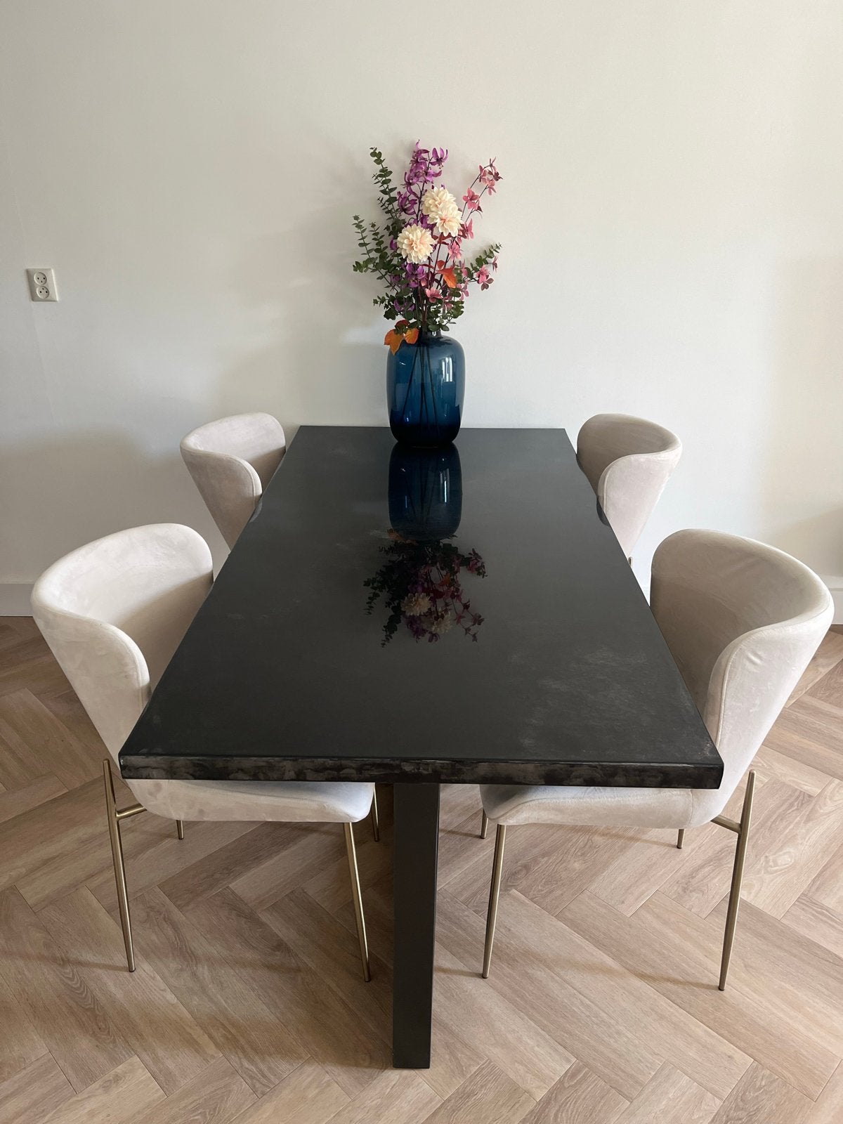 Eric Kuster look epoxy eettafel, Huis en Inrichting, Tafels | Eettafels, Zo goed als nieuw, 150 tot 200 cm, Vier personen, Rechthoekig