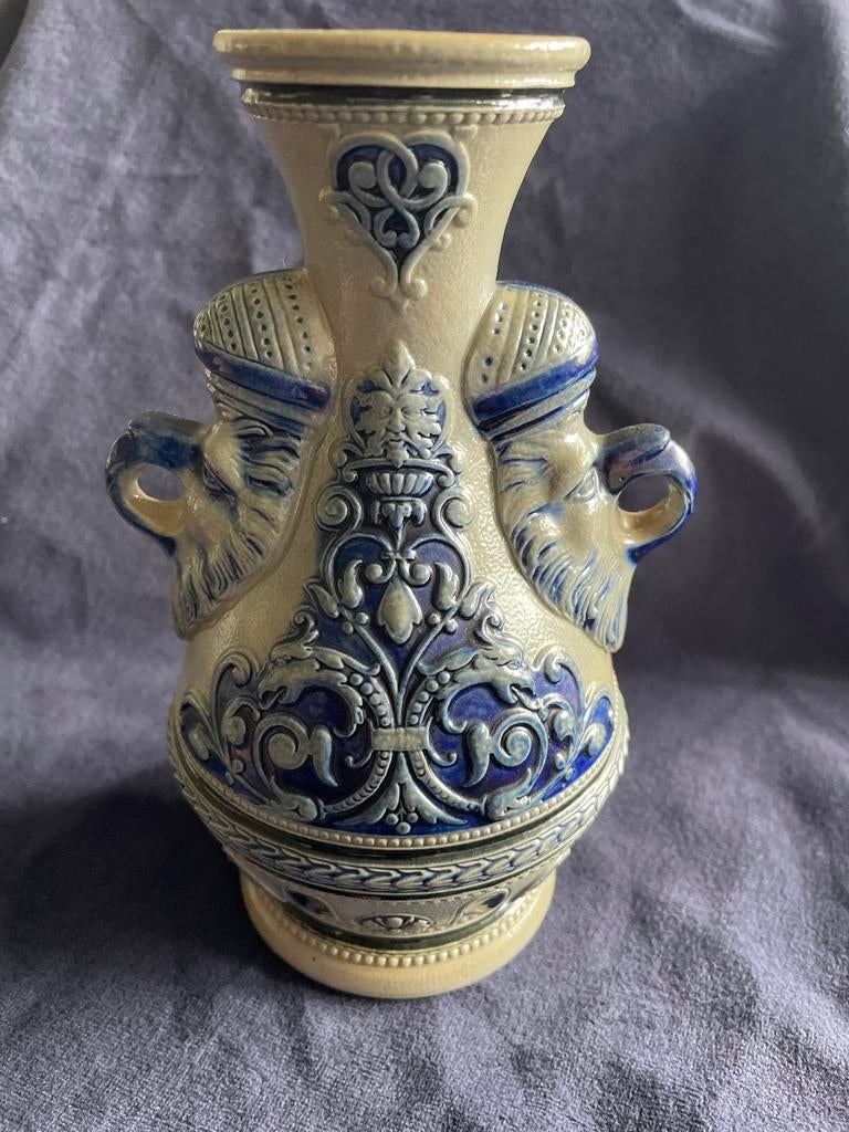 Antieke Westerwald Kruik met reliëfdecoratie, Ophalen of Verzenden
