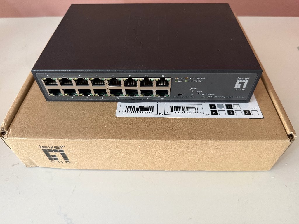 LevelOne Hilbert GES-2216 gigabit switch 16 poorten 10 inch, Computers en Software, Netwerk switches, Nieuw, Ophalen