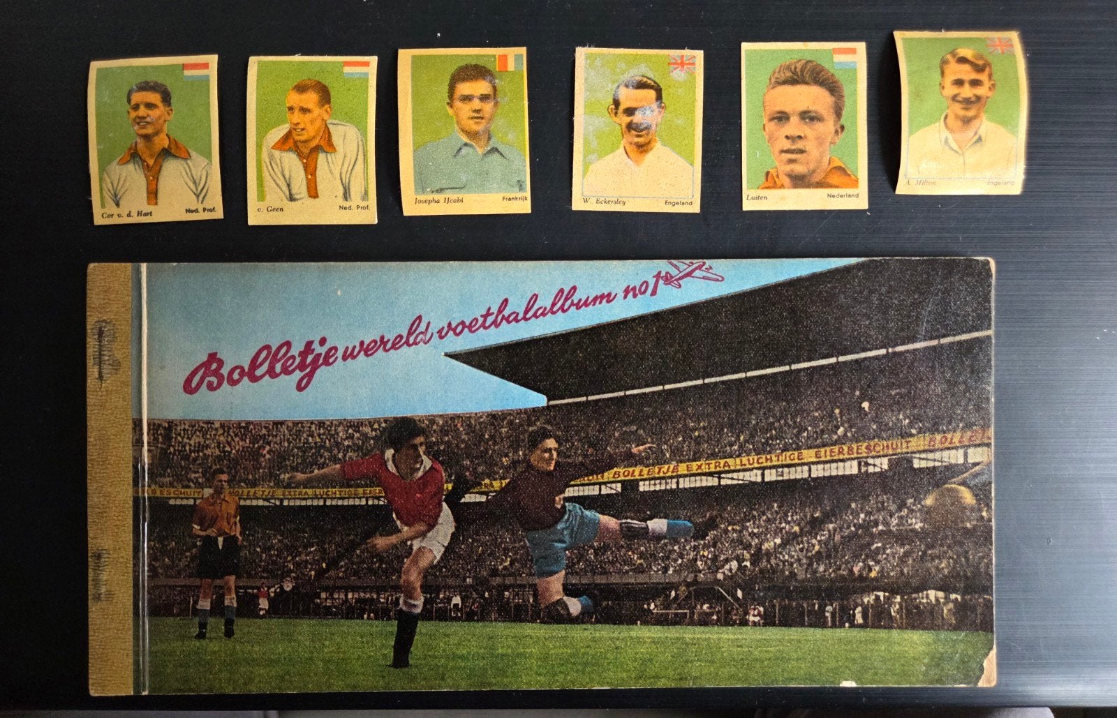 ZELDZAME BOLLETJE WERELD VOETBAL ALBUM + 6 VERZAMEL PLAATJES, Verzamelen, Ophalen of Verzenden