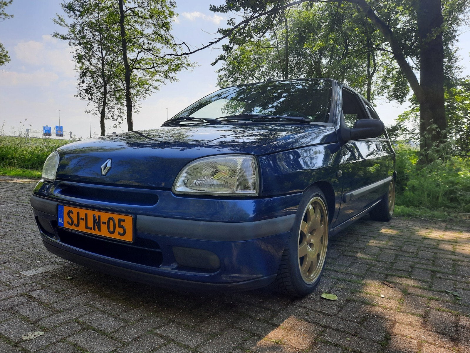 Renault Clio 1.4 RN AUT 1997 Blauw, Auto's, 31 €/maand, 4 cilinders, Blauw, Origineel Nederlands