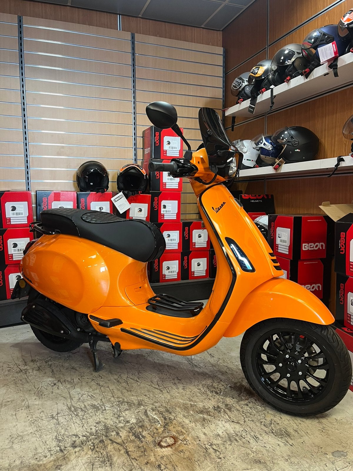 Vespa Sprint Lamborghini Custom 80cc met nieuwe Lak !, Fietsen en Brommers, Ophalen, Vespa, Gebruikt, Overige modellen
