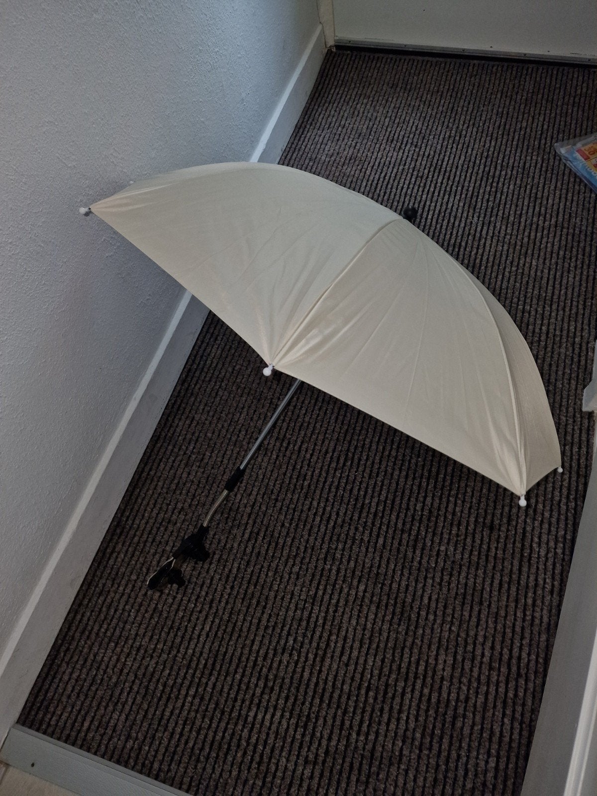 Paraplu met bevestiging voor kinderwagen/buggy, Ophalen of Verzenden, Gebruikt