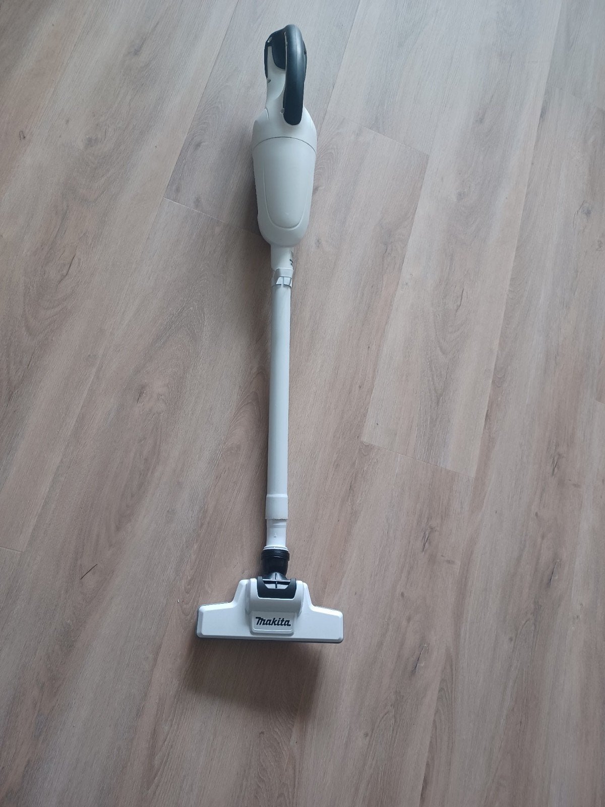 Makita DCL180 18V LXT Kruimel/Stofzuiger (zonder accu), Gebruikt, Kruimeldief, Draadloos, Ophalen of Verzenden