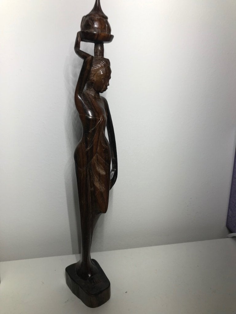 Vintage houten beeld van vrouw met pot op hoofd, Ophalen of Verzenden, Handgemaakt, 20 - 50 cm, Beeld