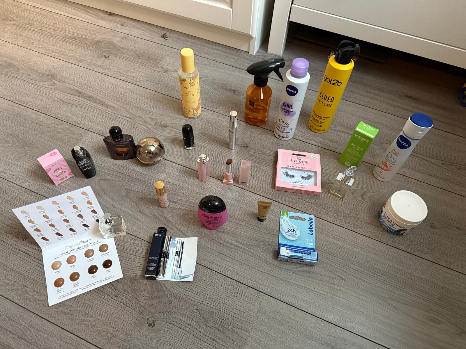 Diverse cosmetica,parfum, huissprays - gaat in 1 verkoop weg, Lippen, Ophalen of Verzenden, Zo goed als nieuw, Make-up