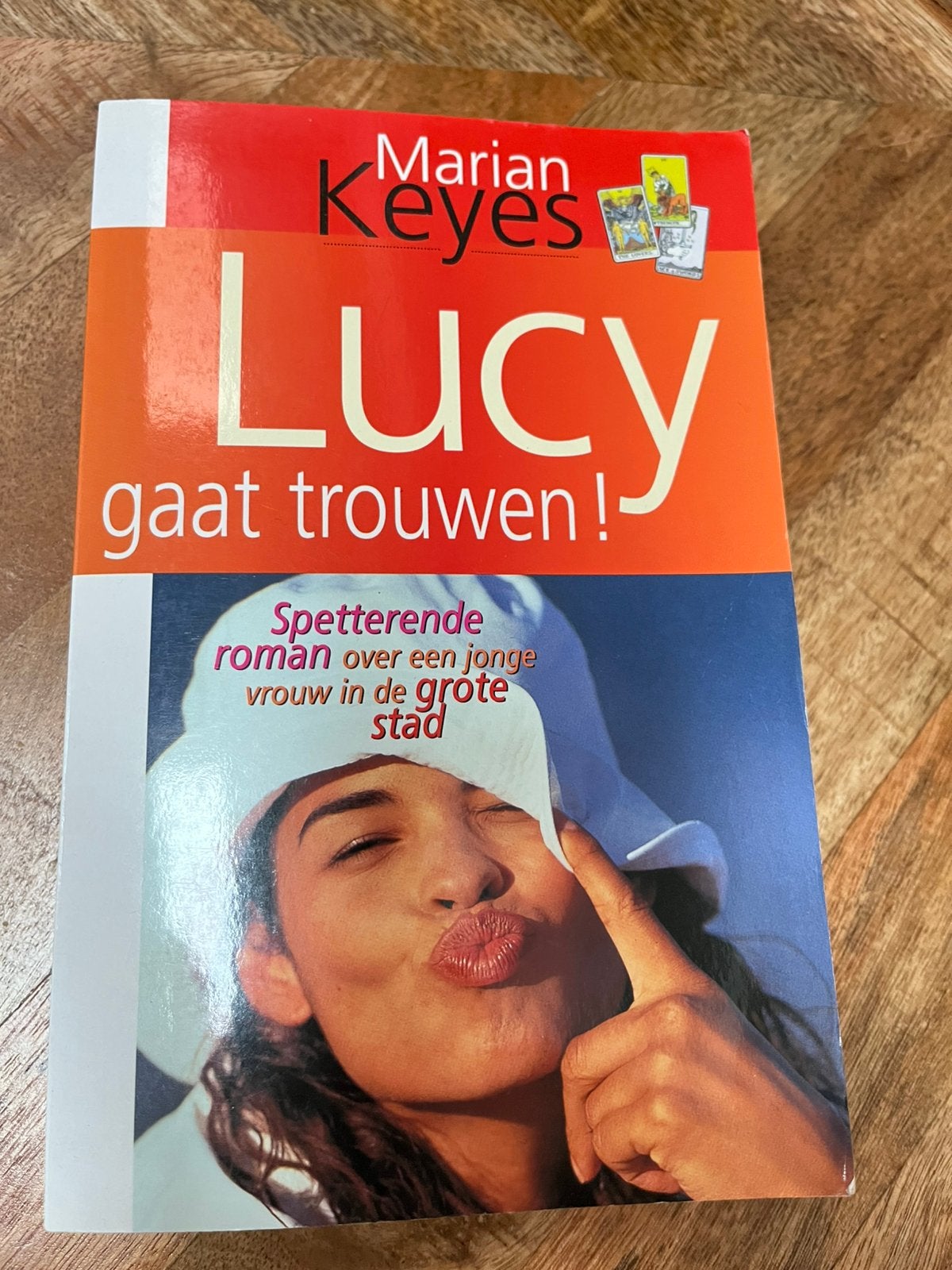Marian Keyes - Lucy gaat trouwen, Ophalen of Verzenden, Zo goed als nieuw
